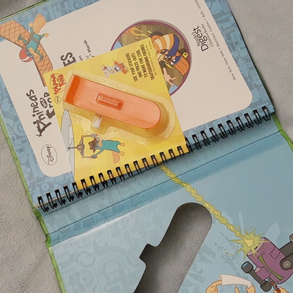 Disney Phineas and Ferb Skateboard Adventures Hardcover Book w/Wind-up Toy - Picture 6 of 11